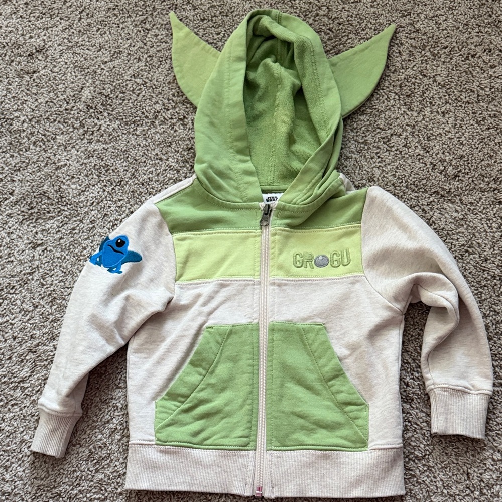Hanna Andersson Green & Cream Grogu Ear Hoodie with Stitch Applique